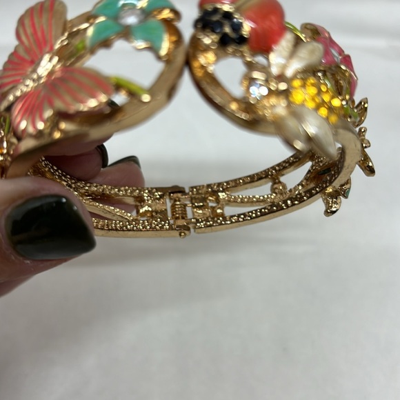 Adorable Coldwater Creek clamper bracelet - Picture 11 of 14